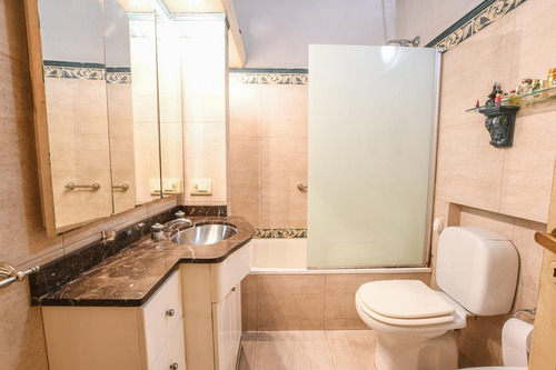 Imagen 16 de 30 de Casa En Planta Alta En Venta Tres Dormitorios Con Terraza Y Parrillero Microcentro