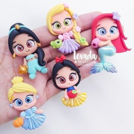 Imagen 9 de 10 de Aplique De Princesas Para Moños 10 Piezas Con Envio Gratis