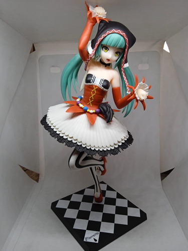 Figura Sega Premium Future Tone  - Hatsune Miku Pierreta