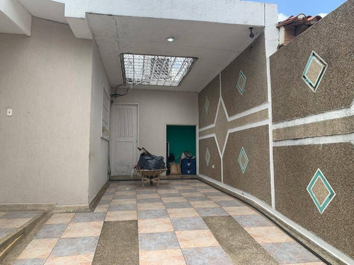 Imagen 5 de 21 de Johanna Castillo Alquila 04145951217 Casa En El Trigal Sur