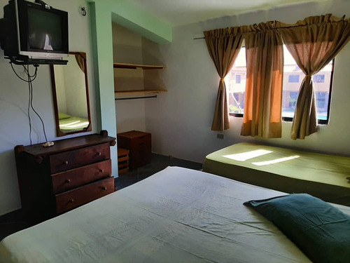 Town House En Residencias Patio Sevillano Cod. Indith-287