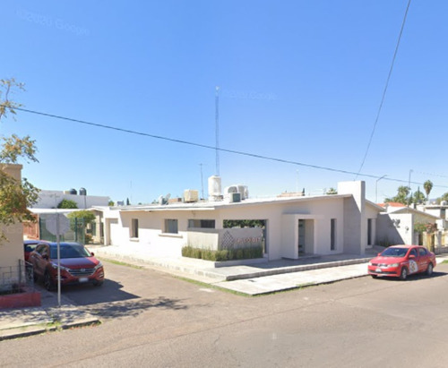 Casa De Un Nivel Con Excelente Ubicacion, 3 Recamaras, 2 Baños, 1 Lugar De Estacionamiento Con Uso De Suelo
