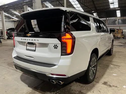 Chevrolet Suburban 6.2 High Country 4X4 At