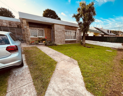 Venta De Casa En Amplio Padrón, Malvin Norte