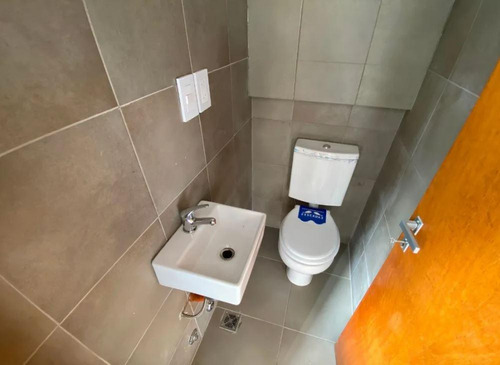 Dúplex En Venta - 2 Dormitorios 2 Baños - Cochera - 70mts2 - San Carlos, La Plata