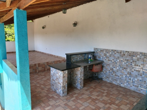 Imagem 7 de 14 de Chácara Ibiuna 1.300 Mts Casa,piscina,área Gourmet,ac Carro