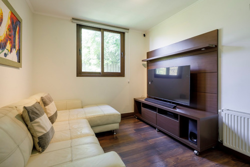Departamento Con Increíble Jardín En San Carlos De Apoquindo