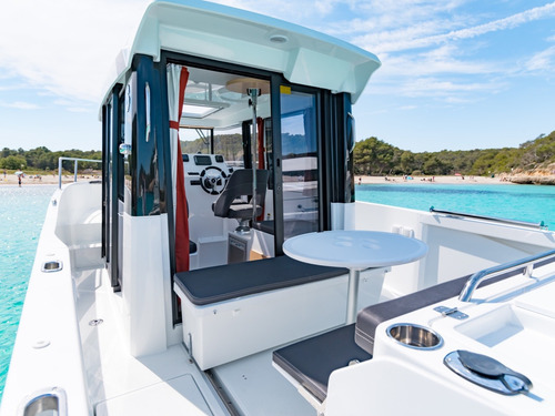 Lancha Beneteau Barracuda 8 Diseñada Para Pescar