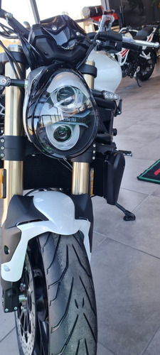 Imagen 9 de 25 de Benelli 752s - Benelli Store Pilar Mp