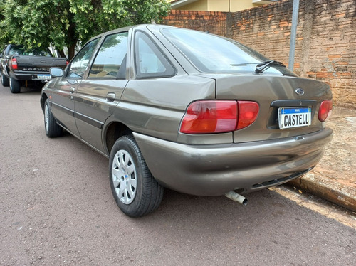 Imagem 4 de 13 de Ford Escort 1.6 Mpi Gl 8v