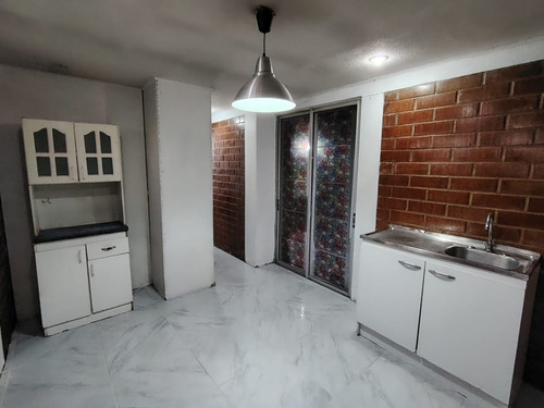 Casa De 2 Pisos, En Villa Los Adobes, Se Acepta Subsidio.