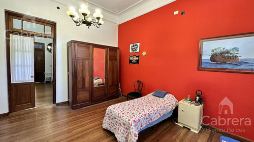 Casa De 3 Dormitorios Con Pileta En Venta, La Plata