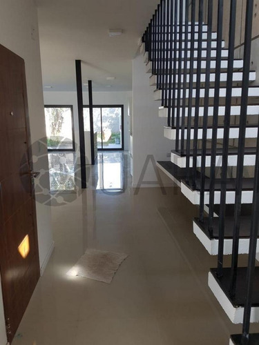 Imagen 8 de 29 de Duplex De Categoria En Venta La Calandria