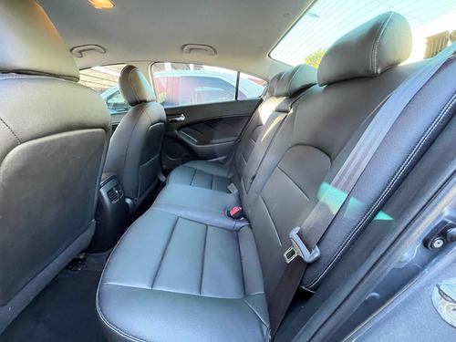 Imagem 8 de 9 de Kia Cerato 1.6 Sx 16v Flex 4p Automático