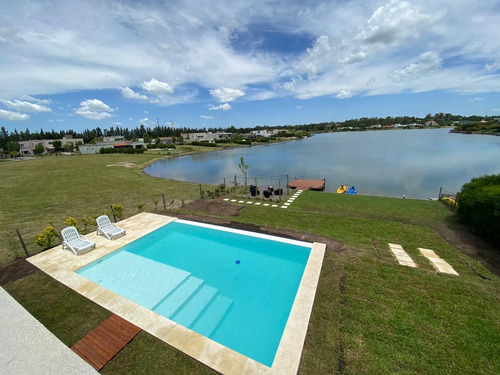 Casa En Venta Ubicado En Santa Teresa, Villanueva, Tigre