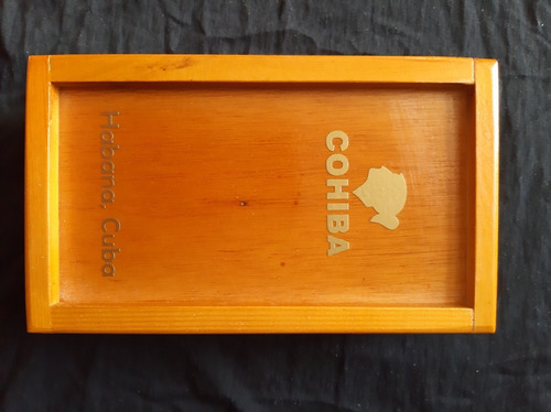 Petaquera En Cedro, Cohiba Siglo Vi, Contiene 3 Unid