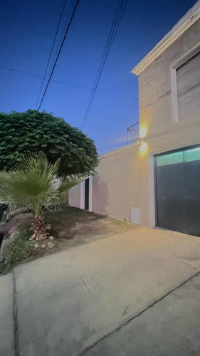 Casa + (dpto Amoblado)cochera Amplia
