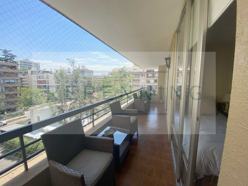 Plaza Las Lilas (93307)