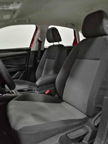 Imagen 9 de 10 de Volkswagen Jetta Comfortline 1.4 T Aut 2019