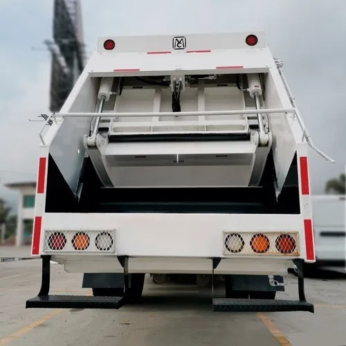 Imagen 2 de 9 de Sitrak Camión Compactador De Basura 21yds Howo 240hp 12t 4x2