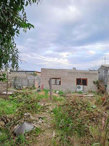 Se Vende Casa Con 2 Apartamentos En Centro De Tacuarembó