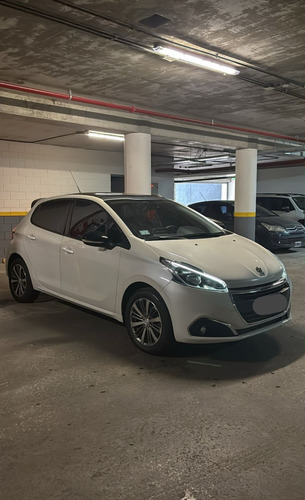 Peugeot 208 1.6 Feline