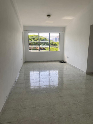 Vende Apartamento Conjunto Residencial Parima Ii Urbanizacion La Granja G16-01