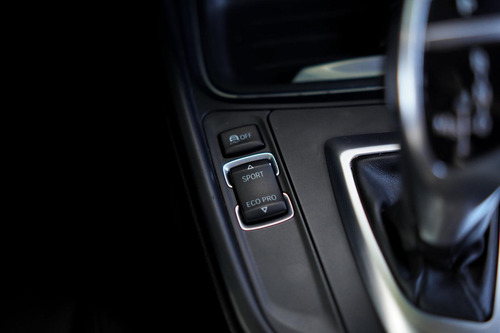BMW Serie 3 320i 2.0 16v Turbo Active Flex 4p Automatico