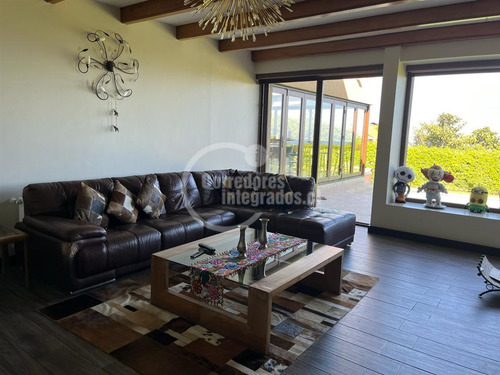 Casa En Venta De 6 Dorm. En Santo Domingo