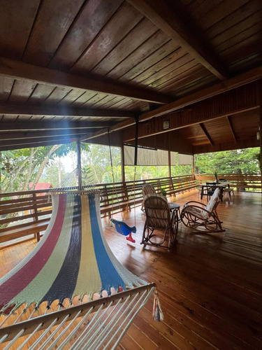 Villa En Jarabacoa De 4 Habitaciones