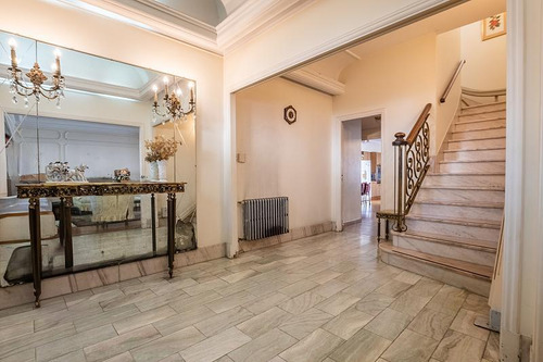 Venta Casa 3 Dormitorios Estilo Francés Con Patio Terraza Y Garage Almagro