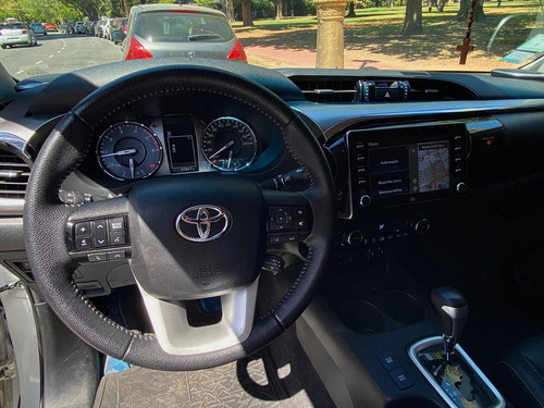 Imagen 19 de 25 de Toyota Hilux 2021 2.8 Cd Srx 177cv 4x4 At