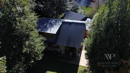Venta De Casa 210 M2 En 1123 M2 Terreno - Villa La Angostura