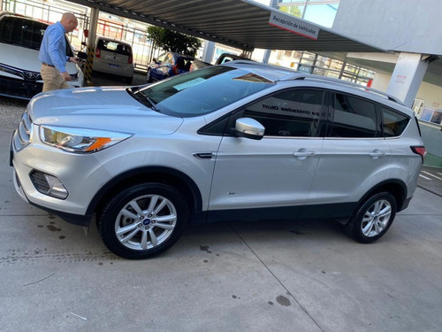 Ginza. Ford Kuga Sel 2.0l Ecoboost 6at Awd 2017