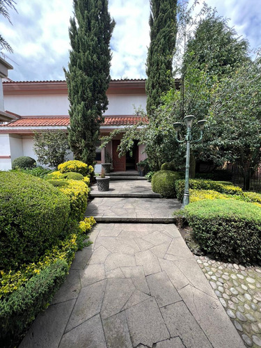 Venta De Casa En Fraccionamiento San Carlos En Metepec