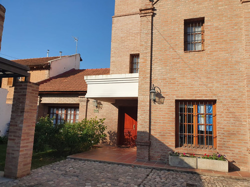 Venta Casa 3 Dorm Arguello Con Pileta