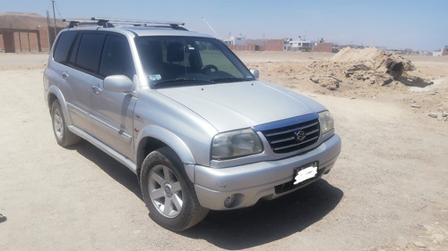 Suzuki  Grand Nomade  Xlt