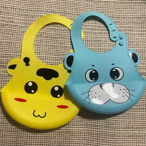 Babero Silicona Ajustable Bolsillo Recolector Animales Color Verde Claro Raton Talle U