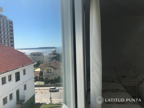 Apartamento En Península- Ref: 123
