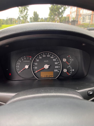 Kia Carens 2.0 Rondo Ex