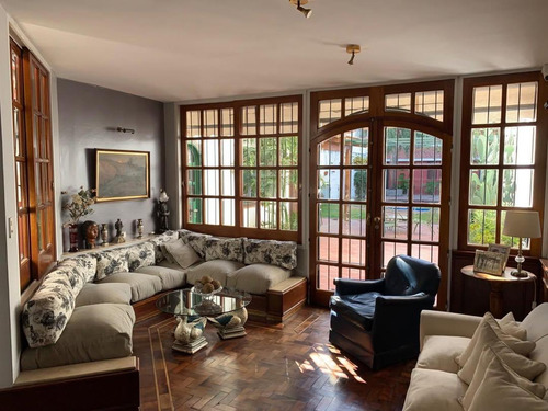Nueva Cordoba - Casa En Alquiler - Excelente Estado Y Ubicacion!!!