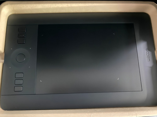 Tableta Digitalizadora Wacom Intuos Pro Small - Pth451l New Color Negro