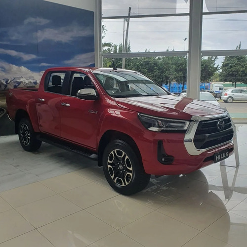 Imagen 11 de 15 de Hilux 4x2 Dc Srv 2.8 Tdi Mt 22 - Pronto A Llegar