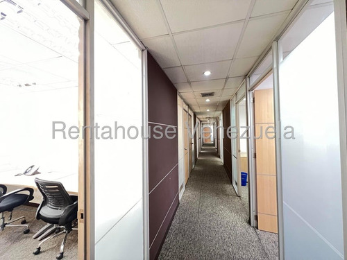 Vendo Hermosa Y Funcional Oficina El Rosal !!! Piso Completo, Totalmente Remodelada , Con 14 CubĂculos !!!! Verla Es Comprarla ..!!!