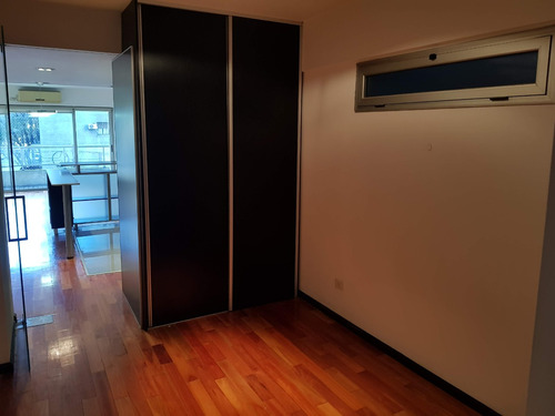 Departamento Al Frente Con Balcón. 2 Amb Y 2 Baños Apto Profesional