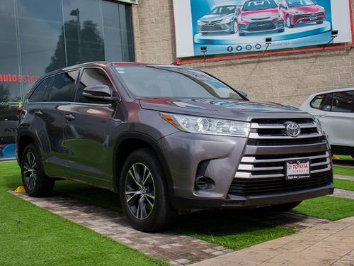 Imagen 7 de 14 de Toyota Highlander Le 2018