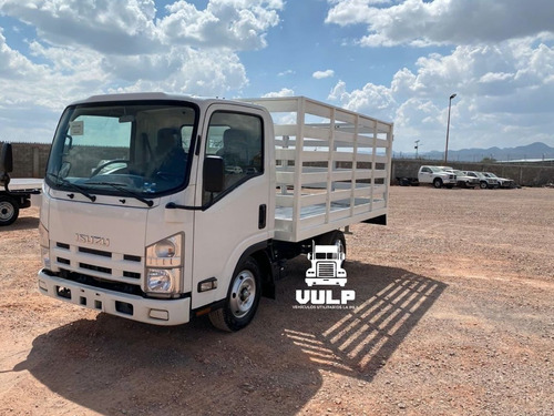 Isuzu Elf 200. Estacas. 2015