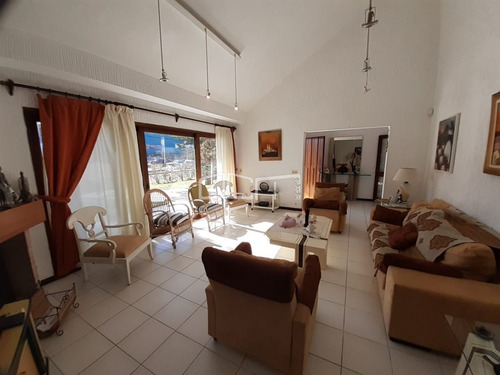 Casa En Zona Shopping - Ref: 336