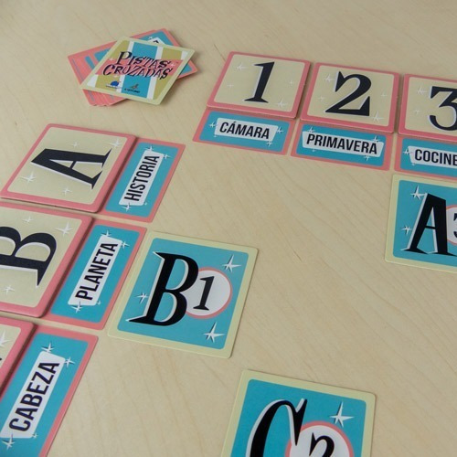 Imagen 2 de 3 de Pistas Cruzadas: Juego De Mesa Para La Familia Y Amigos