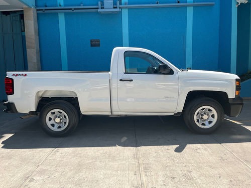 Chevrolet Silverado 2500 4x4 At